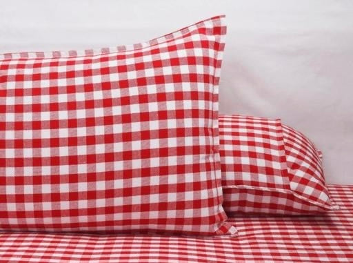 Cozy Comfort Checkered Bedding Set ❤️
