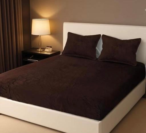 Premium Velvet Fitted Bedsheet Set with 2 Pillow Covers – Queen Size | Soft & Warm